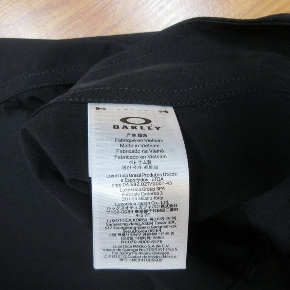 NEW! OAKLEY UNLINED PERFORMANCE FIT POLY/ELASTANE SWIM SHORTS BLACK Sz 32 - Picture 4 of 6